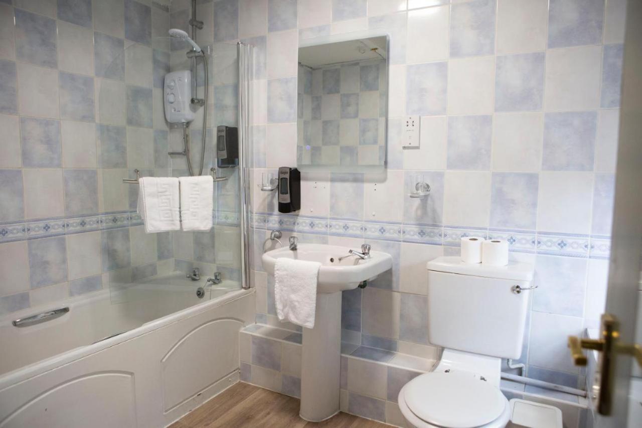 Ye Old Boote Inn Whittington  Екстер'єр фото
