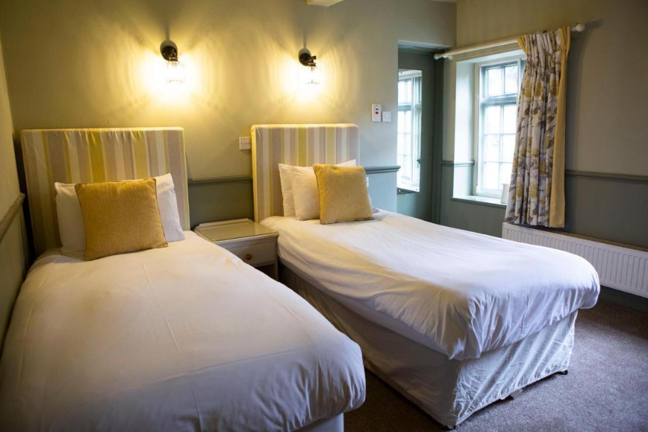 Ye Old Boote Inn Whittington  Екстер'єр фото
